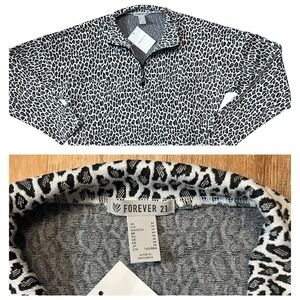 NEW‎ Forever 21 Animal Print Cropped Quarter Zip Pullover Sweatshirt Womens M